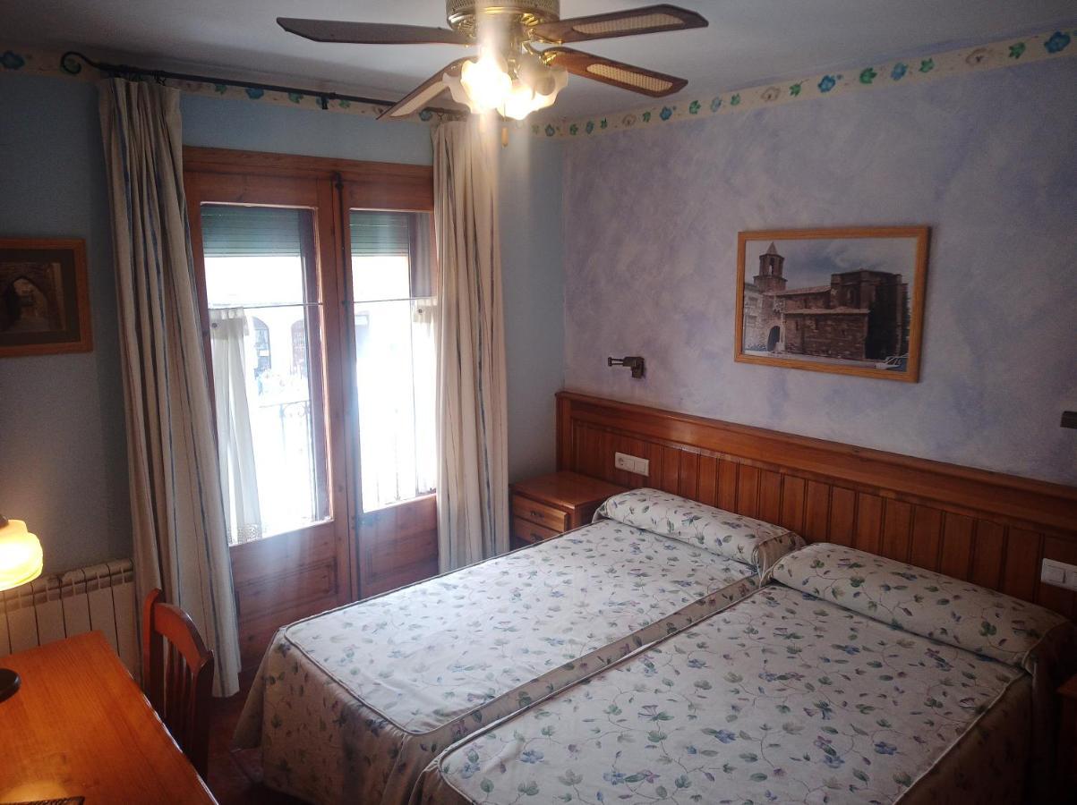 Hotel La Botiga Prades Buitenkant foto