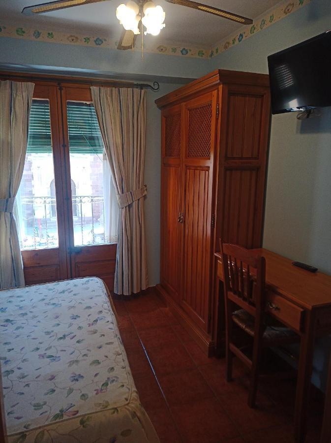 Hotel La Botiga Prades Buitenkant foto